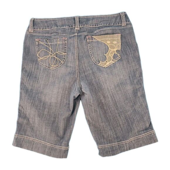 Womens Denim Shorts Sz 20 Embroidery Stacked Waist Light Wash High Waist - Picture 2 of 13